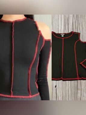 Hot Topic Black Long Sleeve Cold-Shoulder Ribbed Top with Red Stitching 2X